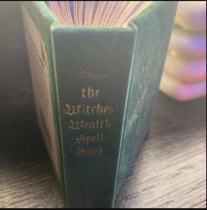 Witches’ Wealth Spell Book – Mini Spellbook for Abundance, Prosperity & Manifestation